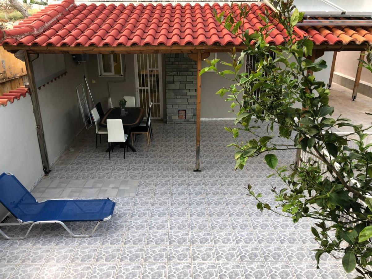 La Vita Apartments-Near Airport & Sea Артемида Екстериор снимка