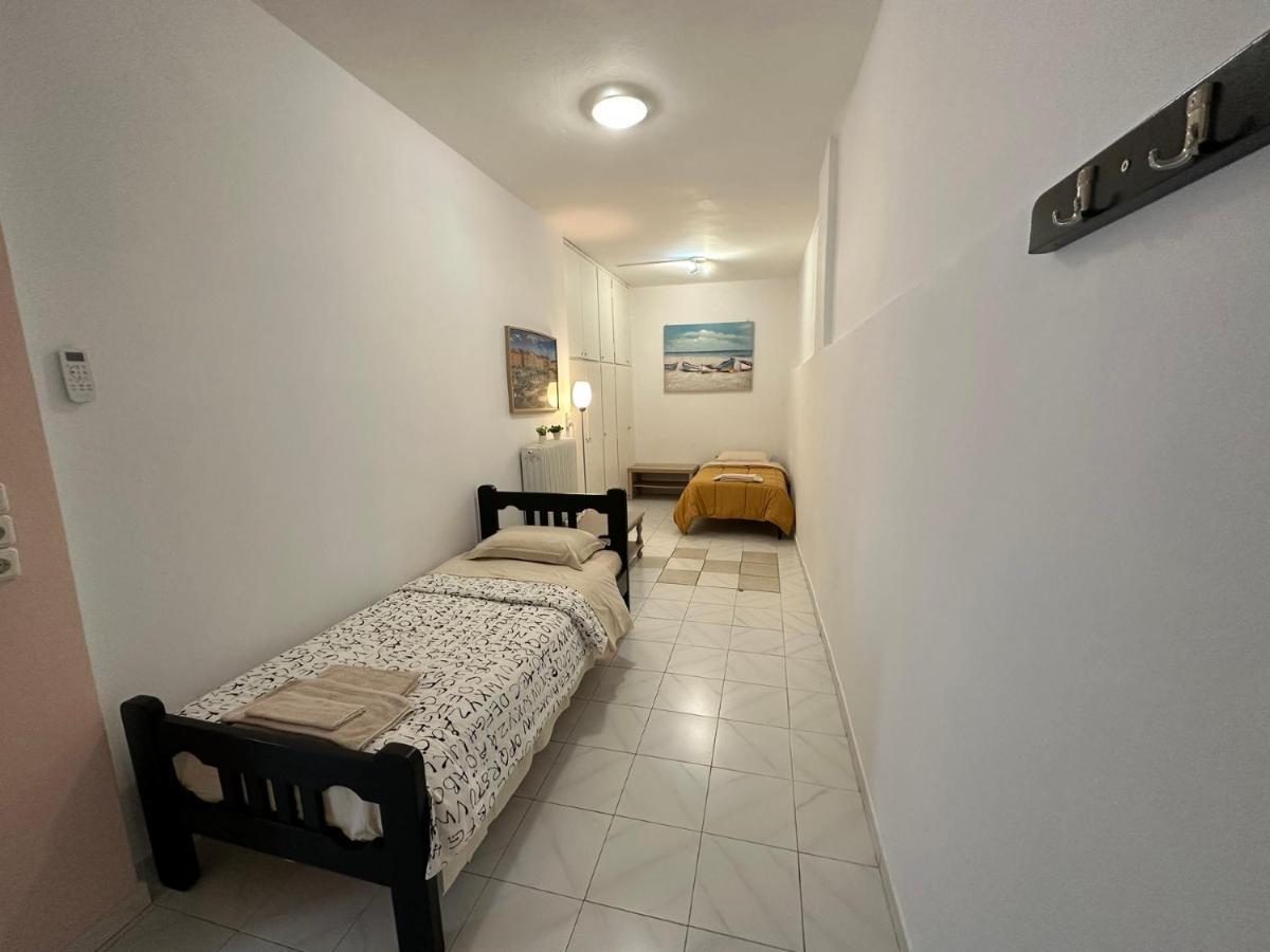La Vita Apartments-Near Airport & Sea Артемида Екстериор снимка
