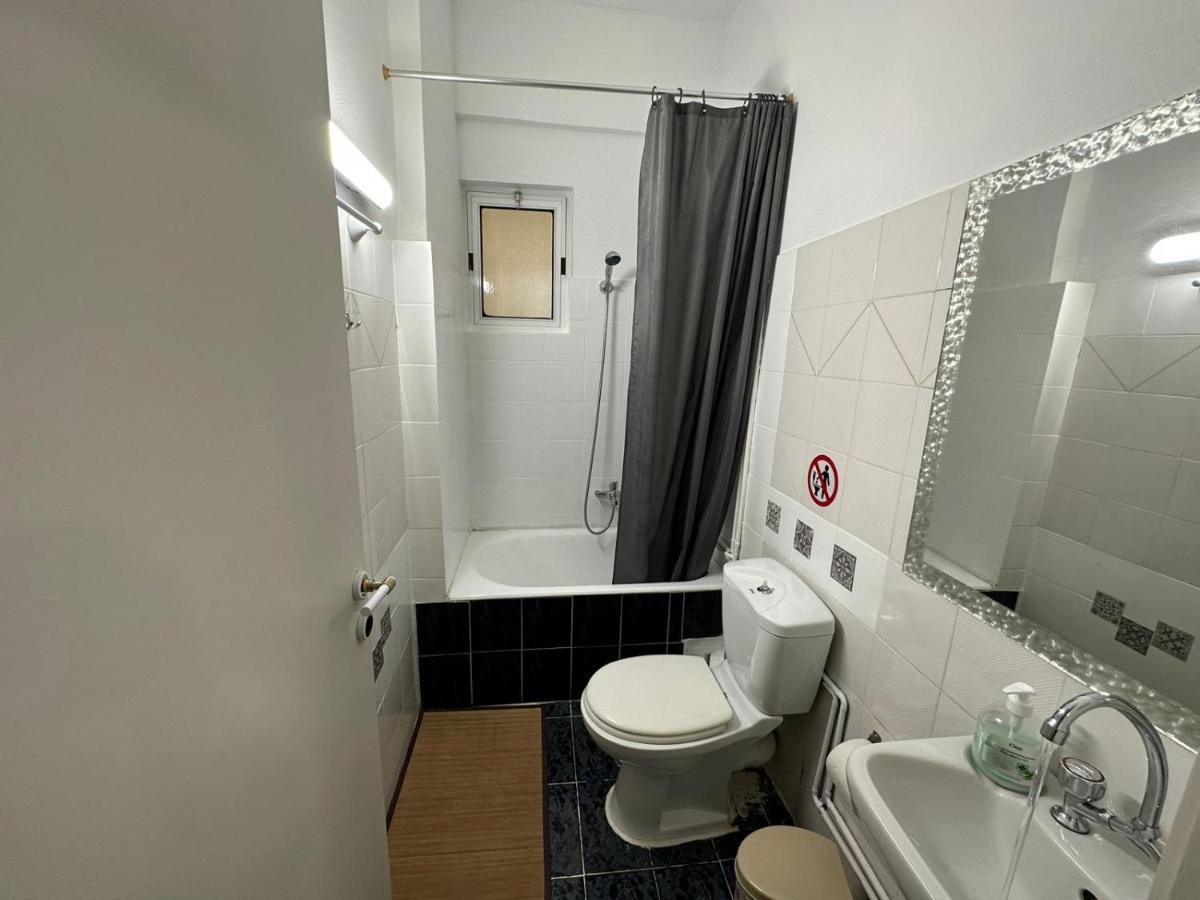 La Vita Apartments-Near Airport & Sea Артемида Екстериор снимка