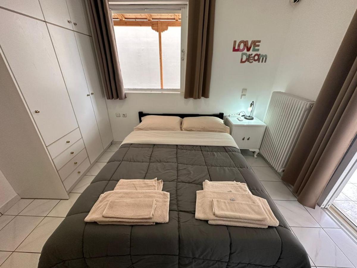 La Vita Apartments-Near Airport & Sea Артемида Екстериор снимка