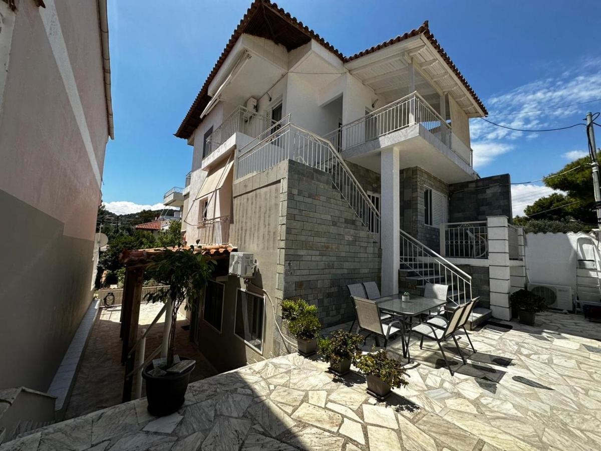 La Vita Apartments-Near Airport & Sea Артемида Екстериор снимка