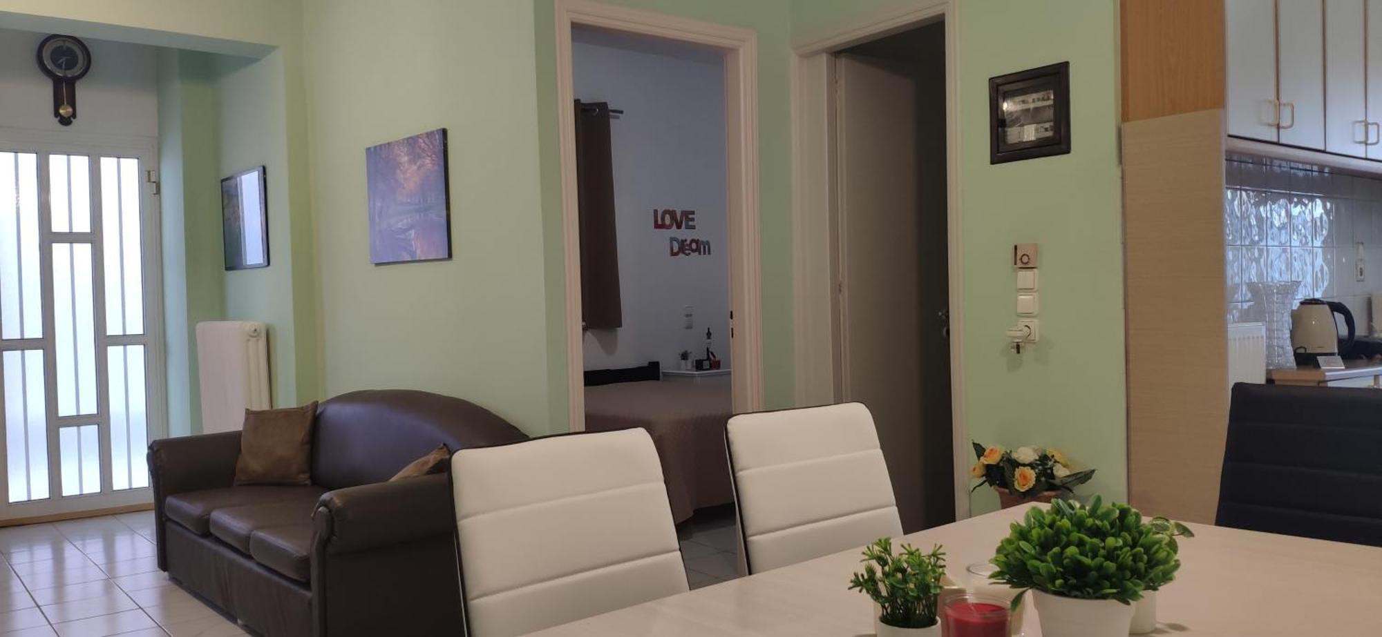 La Vita Apartments-Near Airport & Sea Артемида Стая снимка